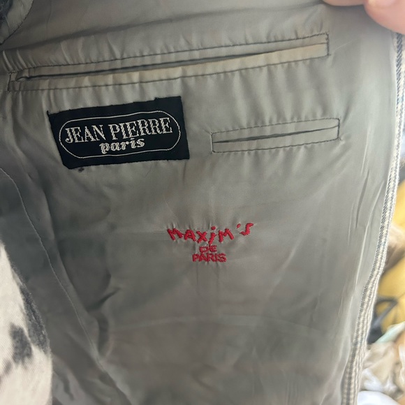 Rare Maxim’s de Paris 1990s Thrifted Blazer - Picture 3 of 3